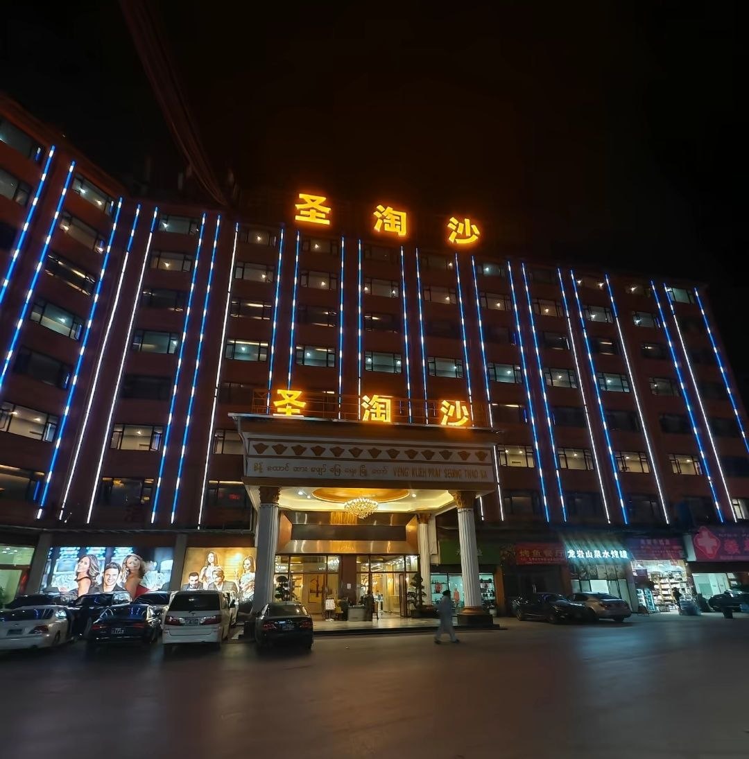 华纳万宝路品牌形象主视觉背景图